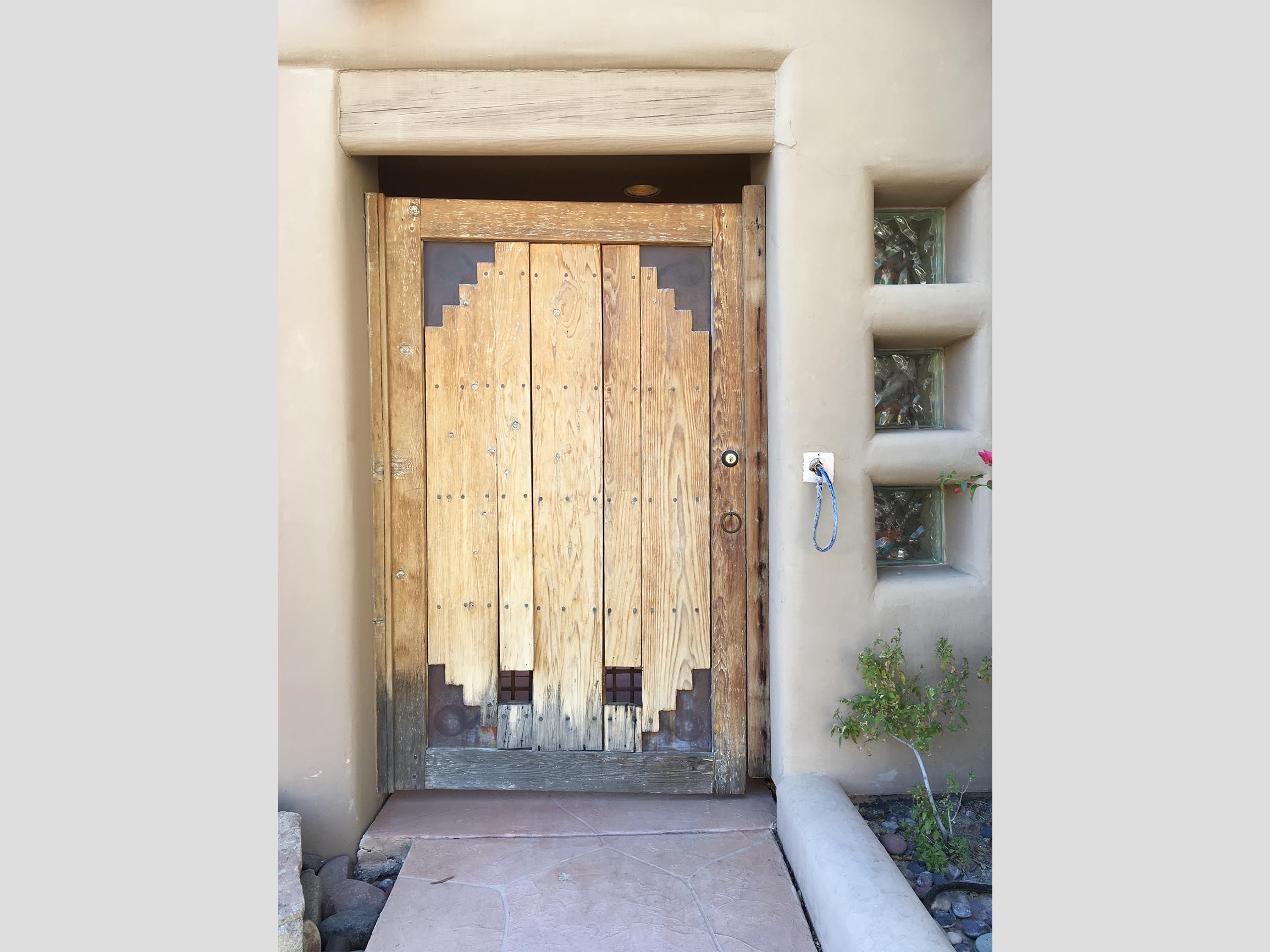 _0000s_0007s_0005_Courtyard Door Before (1)