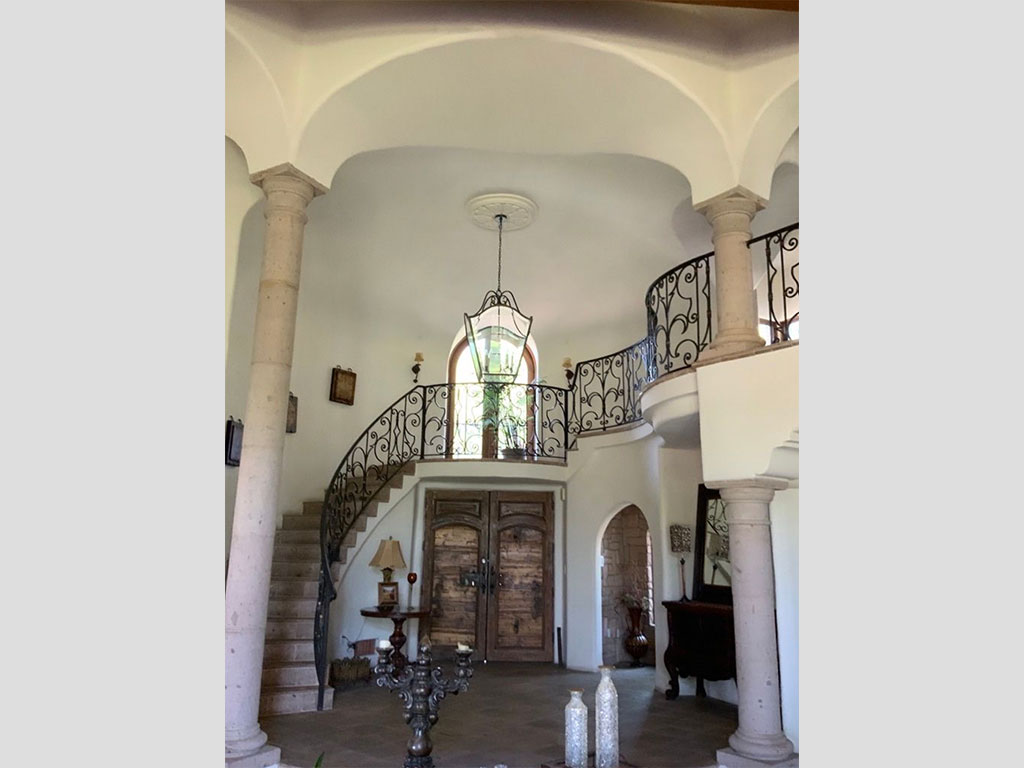 Paradise Manor Front Entry Before